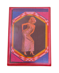 Türk Malı Gürbal Plâstik Nurhan Damcıoğlu Figürlü Cep Aynası AOB5182 - Gökçekoleksiyon