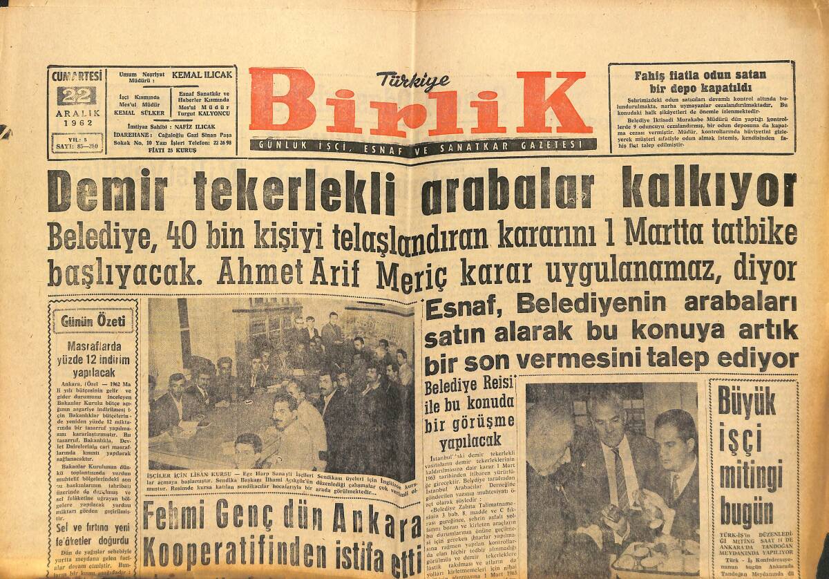 Türkiye Birlik Gazetesi 22 Aralık 1962 - Demir Tekerlekli Arabalar Kalkıyor - Eminönü'ndeki İşportacılar Çarşısı Bir Çamur Deryası Halinde GZ149909 - 1