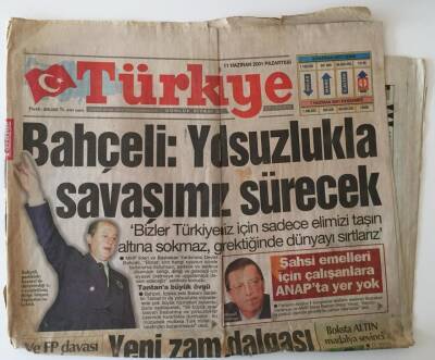 Türkiye Gazetesi 11 Haziran 2001 - Mesut Yılmaz Şahsi Emelleri İçin Çalışanlara ANAPta Yer Yok GZ11027 - 1