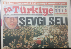 Türkiye Gazetesi 11 Kasım 1999 - Sevgi Seli - GZ12972 - 2