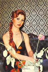 Ülkü Özen Kartpostal (Küçük Boy) KRT23717 - Gökçekoleksiyon