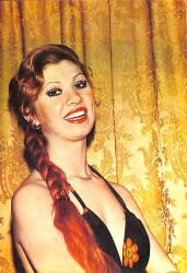 Ülkü Özen Kartpostal (Küçük Boy) KRT23718 - Gökçekoleksiyon