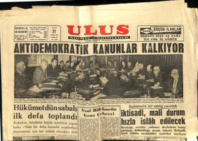 Ulus Gazetesi 31 Mayıs 1960 - Antidemokratik Kanunlar Kalkıyor - Namık Gedik İntihar Etti GZ92473 - 1