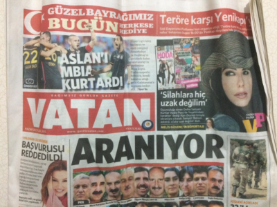 Vatan Gazetesi 20 Eylül 2015 - Defne Samyeli Siyahlara Hiç Uzak Değilim GZ27553 - 1
