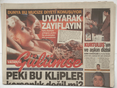 Vatan Gazetesi Gülümse 19 Ocak 2006 - Modanın Yeni İmparatoru Roberto Cavalli GZ3628 - 1
