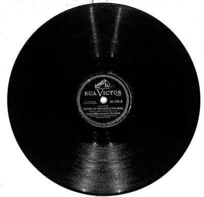 Vaughn Monroe And His Orchestra (1945 - Canada) – Moonglow Moon of Monakoora TAŞ PLAK (107.5) PLK18387 - 2
