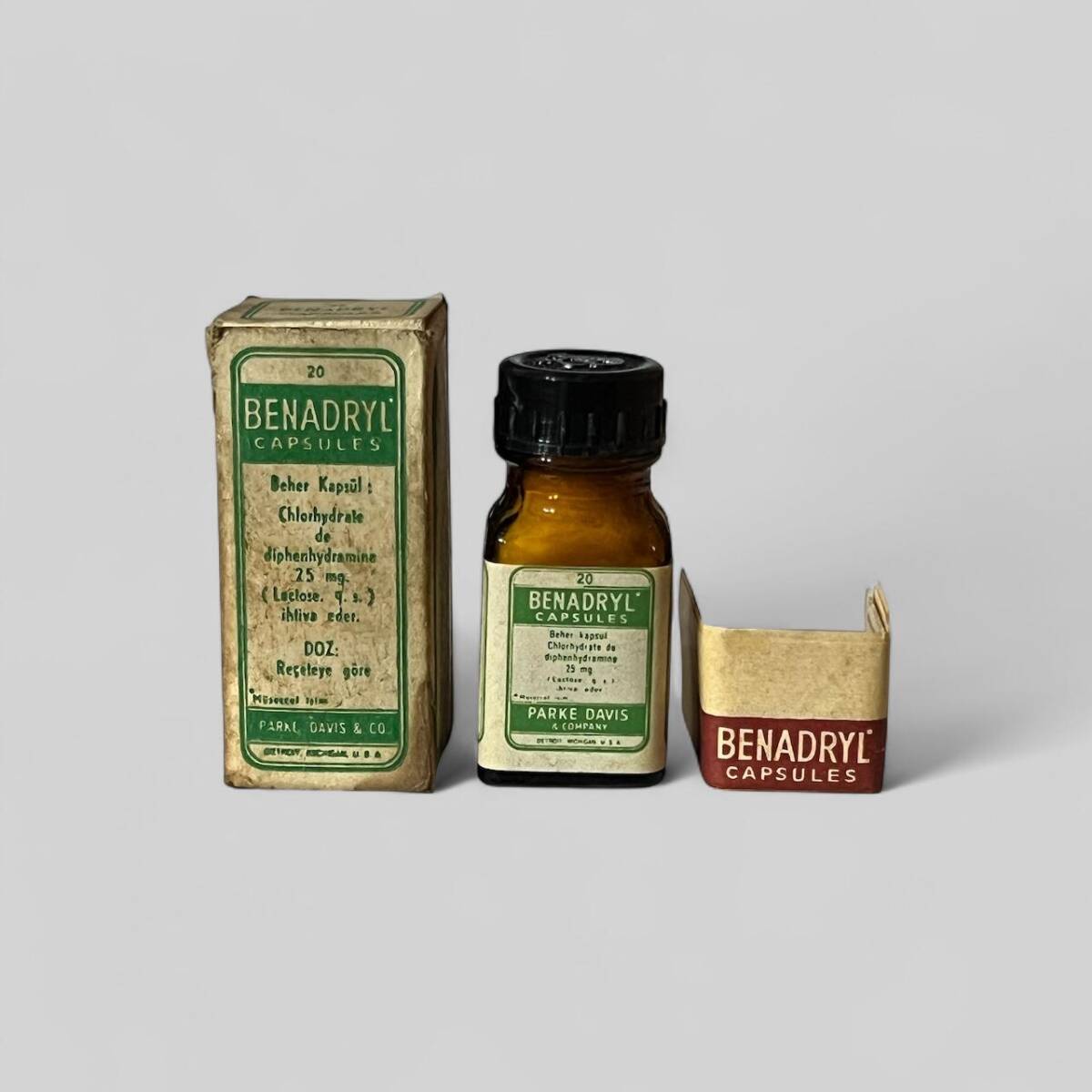 Vintage 1955 Benadryl İlaç Kutusunda Koleksiyonluk Tüketilmez MDL401 - 1