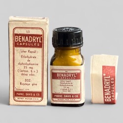 Vintage 1955 Benadryl Kutusunda Koleksiyonluk Tüketilmez MDL 380 (N) - Gökçekoleksiyon