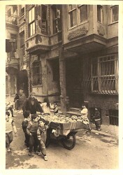 Yarınımız Umudumuz Çocuklar Kitabından - Fotoğraf Erdal Yazıcı Kartpostal KRT12854 - Gökçekoleksiyon