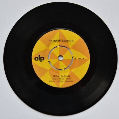 Yasemin Altınok - Bahar Yağmuru (Y)PLK3237 - 1
