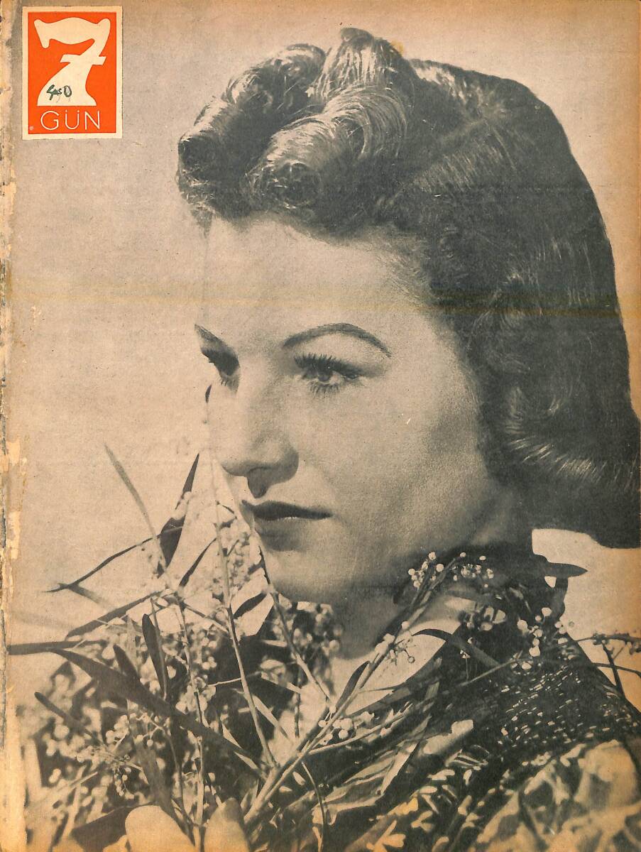 Yedigün Dergisi 15 Aralık 1941 No.458 - Yeni İran Şehinşahın Tahta Geçişi - İran Kraliçesi Prenses Fevziye - Şehinşah Mehmet Rıza Pehlevi NDR95144 - 1