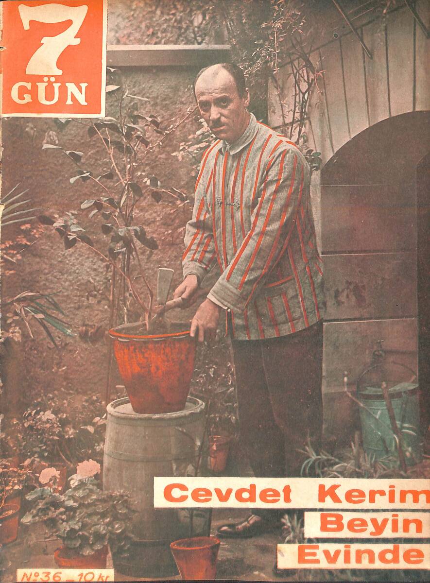 Yedigün Dergisi 15 Kasım 1933 No.36 - Hitler Nasıl Yaşar - Meddah Sururi - Madam de Stael - Cevdet Kerim Beyin Evinde NDR94603 - 1