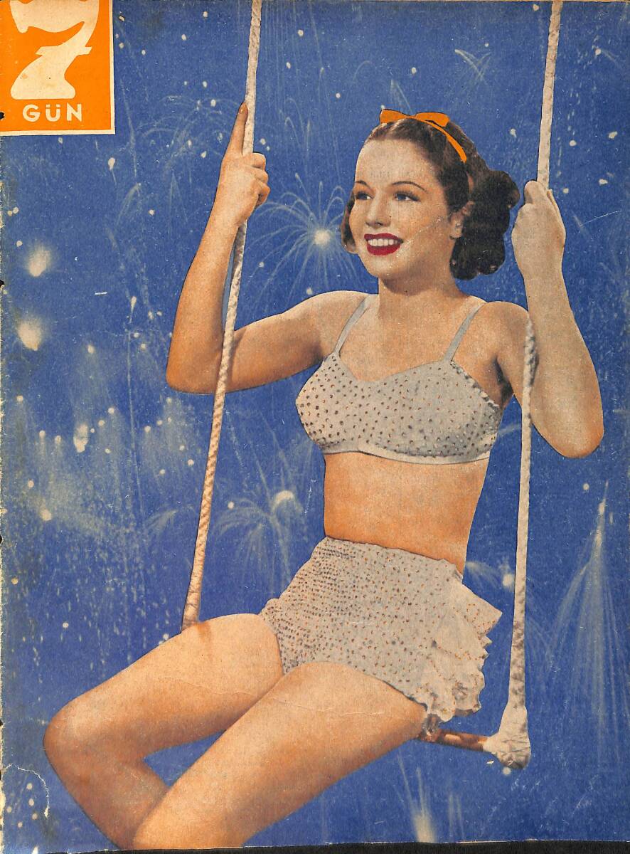 Yedigün Dergisi 18 İkinci Kanun 1938 No.254 Cilt: 10 - Yıldız Falında Yeni Yıl - Mısır'da Halk ve Saray Karşı Karşıya - Dünya'da Japon Düşmanlığı NDR93409 - 1