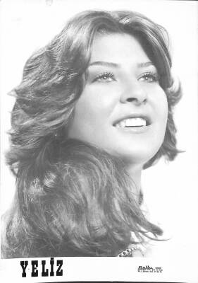 Yeliz Siyah-Beyaz Orta Boy Kartpostal KRT18698 - 1