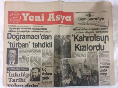 Yeni Asya Gazetesi 29 Ocak 1990 - Kurultayda Listesini Seçtirdi , Yine Baykal Kazandı GZ72944 - 1