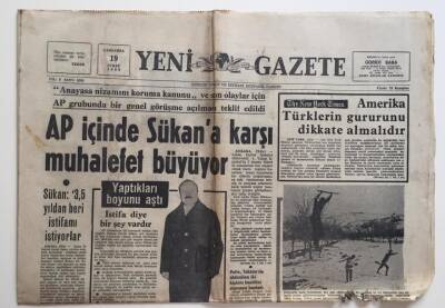 Yeni Gazete 19 Şubat 1969 -Aşırı Sağ - Aşırı Sol Ve Devlet Zabıtasının Eseri GZ6464 - 1