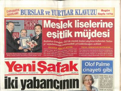 Yeni Şafak Gazetesi 12 Eylül 2003 - Recep Tayyip Erdoğan Orhan Gencebaya Taktir Belgesi Verdi GZ61406 - 1
