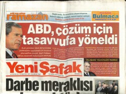 Yeni Şafak Gazetesi 26 Ekim 2003 - Darbe Meraklısı Aslan Rektörler GZ61385 - 1