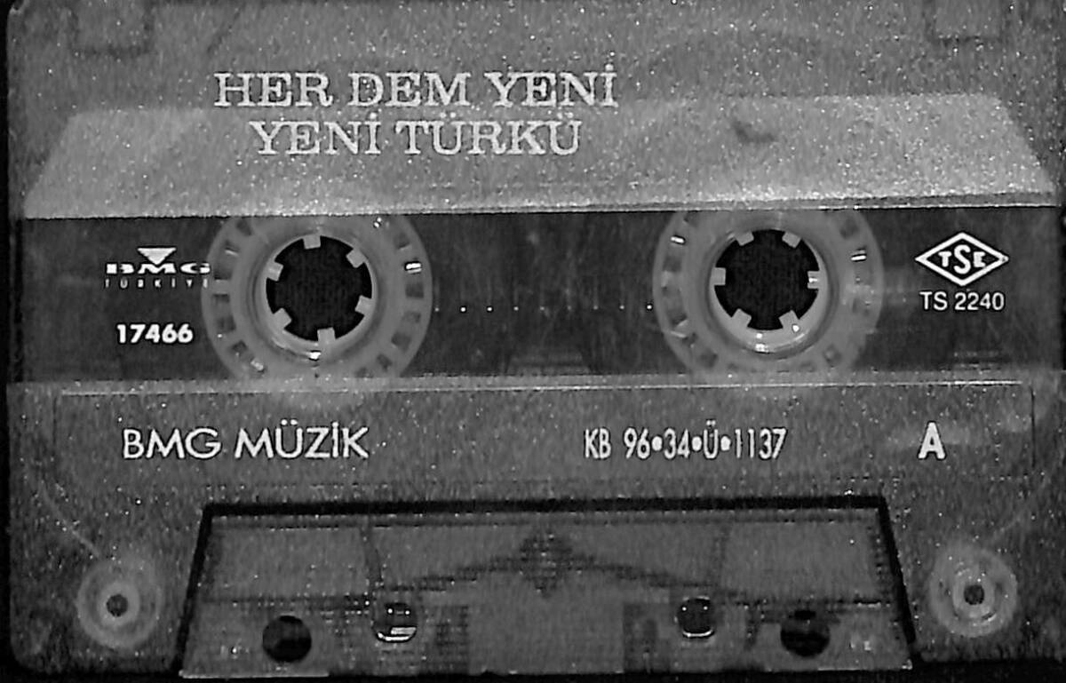 Yeni Türkü - Her Dem Yeni Kaset (İkinci El) KST27733 - 2