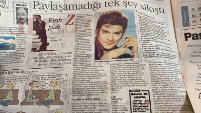 Yeni Yüzyıl Gazetesi 27 Eylül 1996 - Zeki Müren Ölümsüzlüğe Uğurlanıyor * Mezar Vasiyeti Yok GZ115380 - 3
