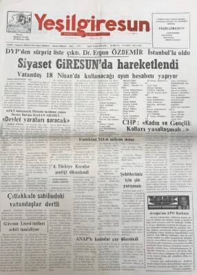 Yeşil Giresun 26 Şubat 2000-Vatandaş 18 Nisanda Kullanacağı Oyun Hesabını Yapıyor GZ25754 - 1