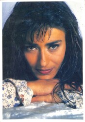 Yıldız Tilbe Kartpostal (Küçük Boy) KRT23702 - Gökçekoleksiyon