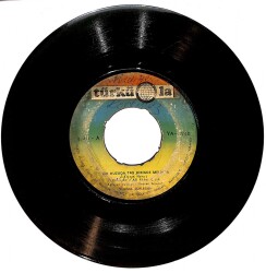 Yüksel Özkasap – Bir Kuzuda Taş Dibinde Meliyor & Uykudamısın Sevgili Yarim Plak (10/6.5) PLK26931 - 1