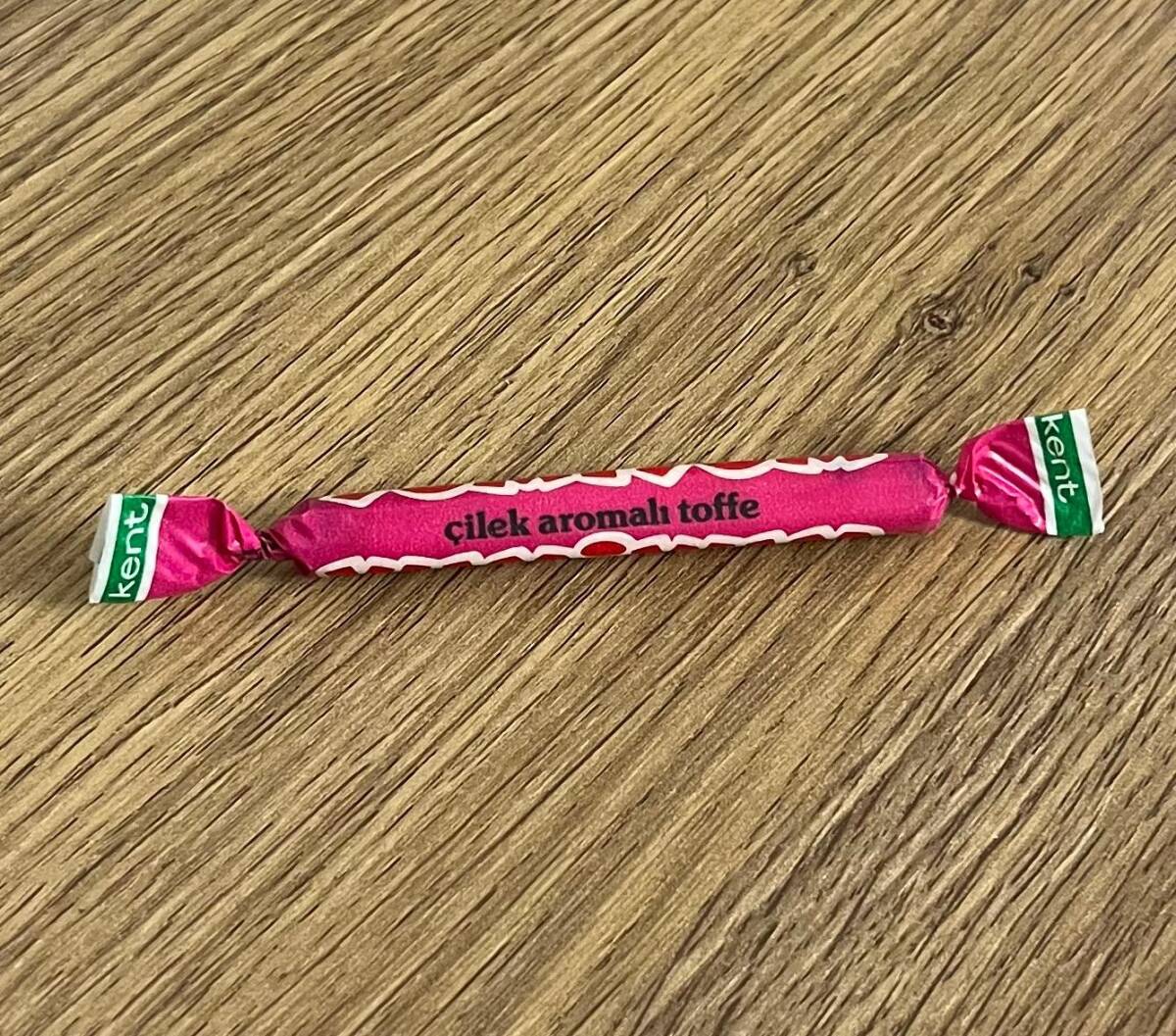 YUMİYUM (KENT ) 1990s Çilek Aromalı Toffe. # SKZ2049 - 3