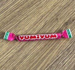 YUMİYUM (KENT ) 1990s Çilek Aromalı Toffe. # SKZ2049 - 4