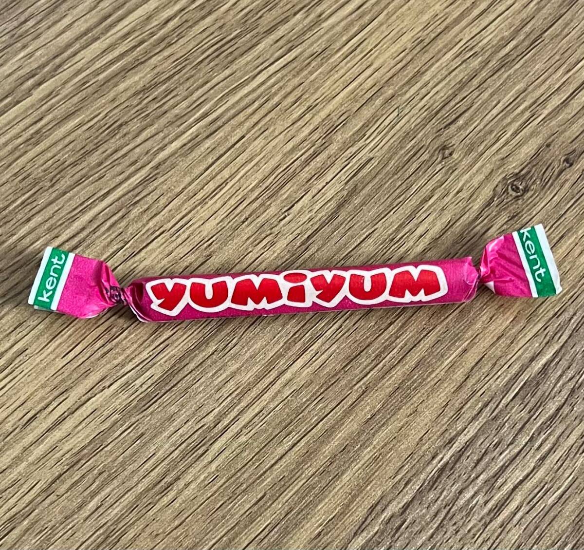 YUMİYUM (KENT ) 1990s Çilek Aromalı Toffe. # SKZ2049 - 4