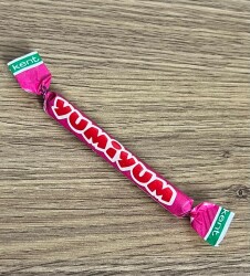 YUMİYUM (KENT ) 1990s Çilek Aromalı Toffe. # SKZ2049 - Gökçekoleksiyon