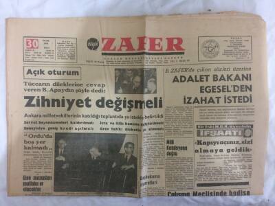 Zafer Gazetesi 30 Ocak 1962 - Refik Koraltan İki Davadan Beraat Etti GZ73110 - 1