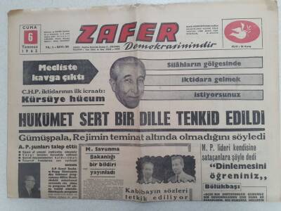 Zafer Gazetesi - 6 Temmuz 1962 - Cezayirde Yüz Müslüman Öldürüldü GZ112425 - 1