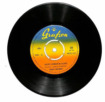 Zeki Müren – Aliyi Gördüm Aliyi / Yalan Dünya, Garip Dünya PLAK (10/8.5) PLK19593 - 1