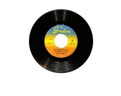 Zeki Müren – Sevgilim Bir İnsan Doğarken Ağlar / Sen Aşk Nedir Bilmezsin 45'lik Plak (10/7.5) PLK27029 - Gökçekoleksiyon